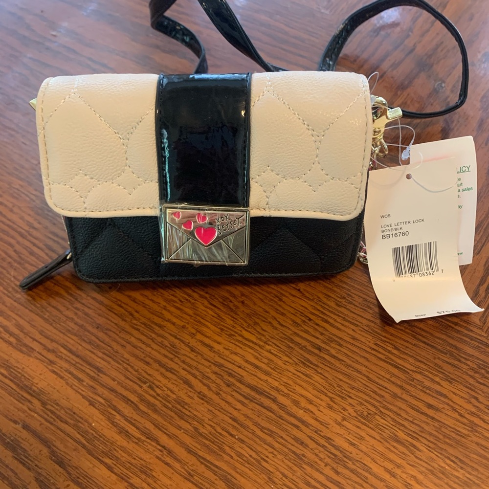 Cute clutch brand new